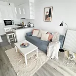 Inpoint One Bedroom With Balcony Self Check-in Near Vistula River&tauron Arena كراكوفيا