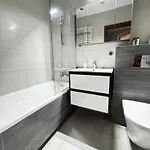 شقة Inpoint One Bedroom With Balcony Self Check-in Near Vistula River&tauron Arena *