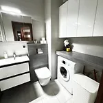 شقة Inpoint One Bedroom With Balcony Self Check-in Near Vistula River&tauron Arena *
