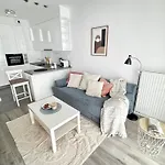 Inpoint One Bedroom With Balcony Self Check-in Near Vistula River&tauron Arena