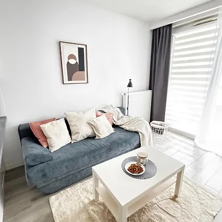 아파트 Inpoint One Bedroom With Balcony Self Check-in Near Vistula River&tauron Arena