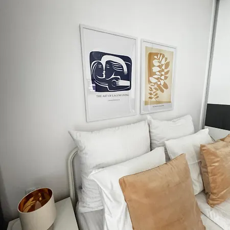 Daire Inpoint One Bedroom With Balcony Self Check-in Near Vistula River&tauron Arena Krakow