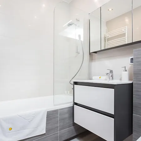 Inpoint One Bedroom With Balcony Self Check-in Near Vistula River&tauron Arena *