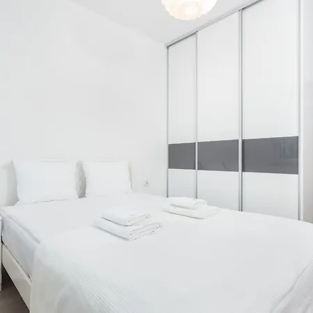 Inpoint One Bedroom With Balcony Self Check-in Near Vistula River&tauron Arena Apartamento *