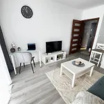 Inpoint One Bedroom With Balcony Self Check-in Near Vistula River&tauron Arena 아파트 크라쿠프